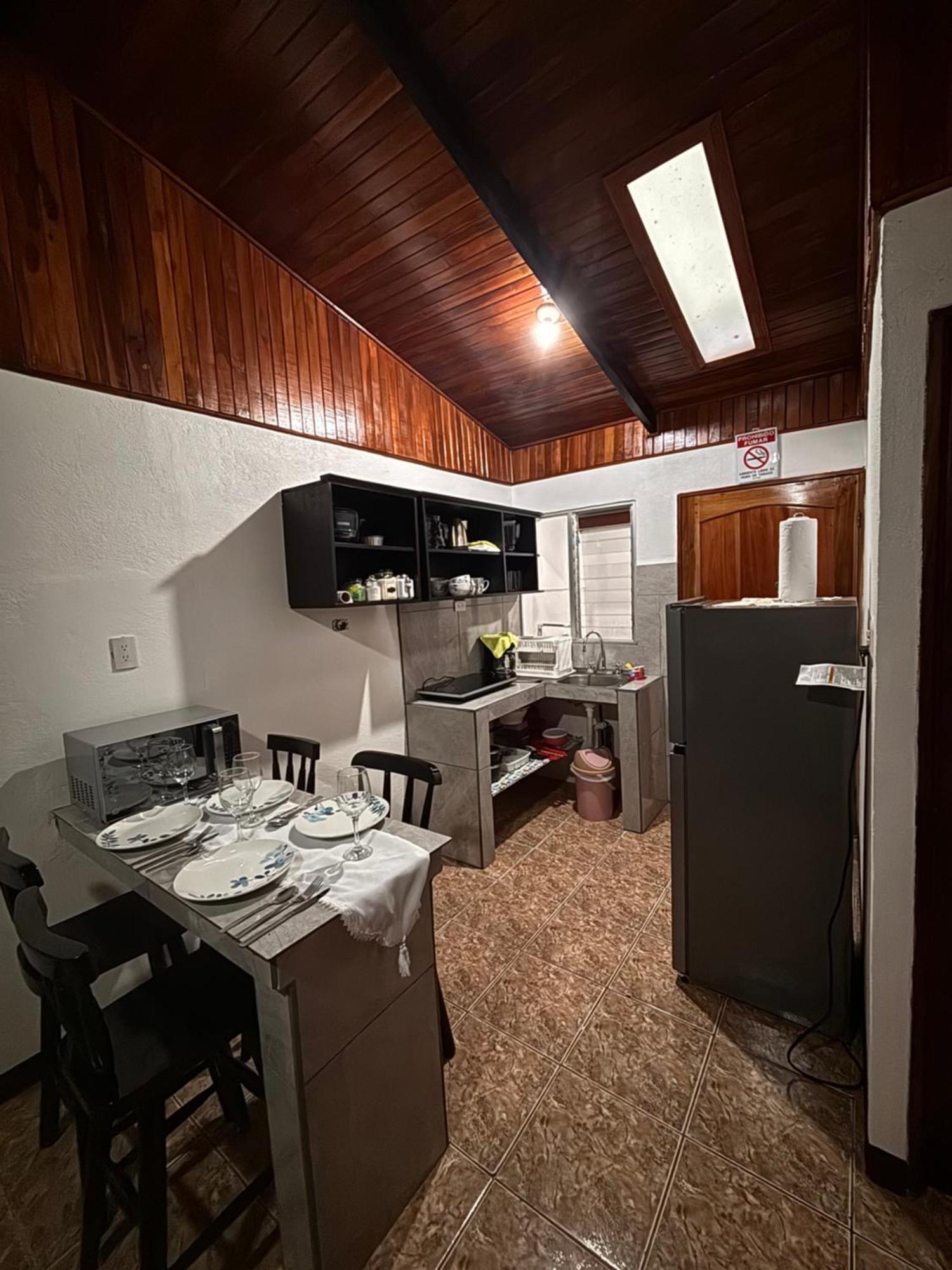 Apartamentos Maily La Fortuna Luaran gambar