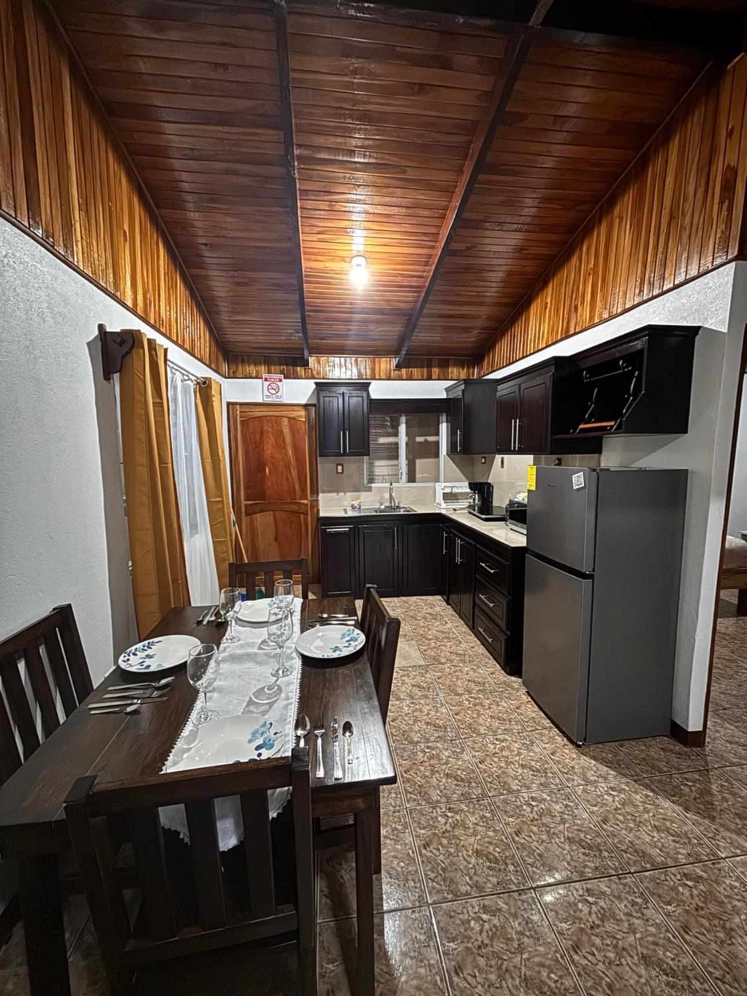 Apartamentos Maily La Fortuna Luaran gambar